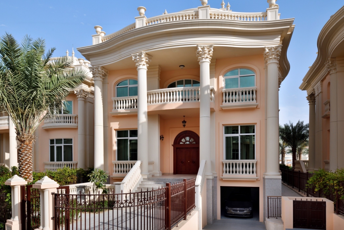 Luxury Houses For Sale In The Palm Jumeirah, Dubai