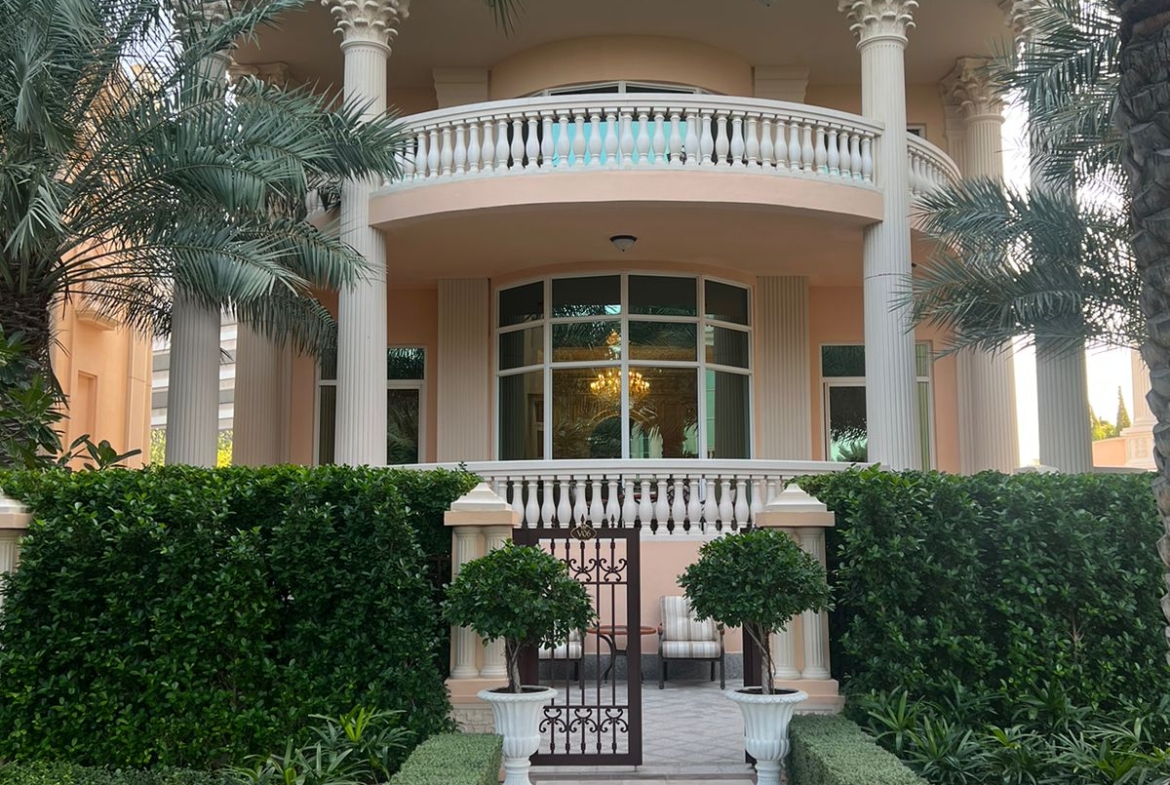 Luxury Villa For Sale In Palm Jumeirah