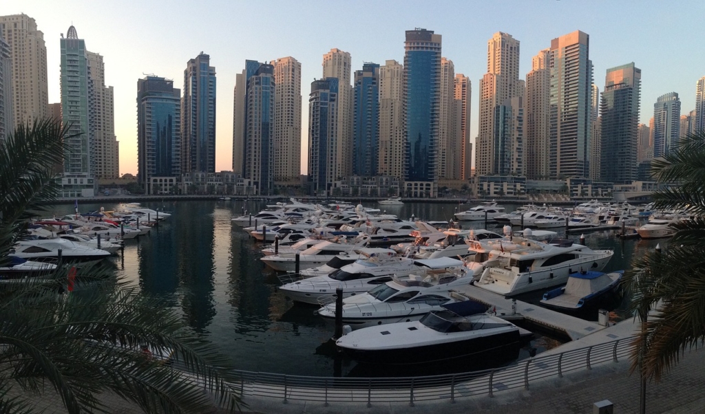 Downtown Dubai Luxury Apartments | Skyline & Sea Views